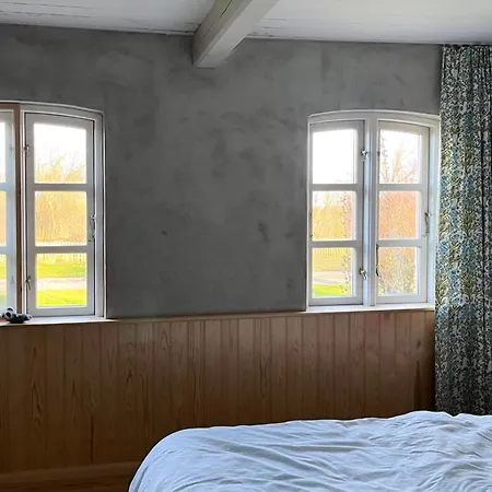 Timber House With Sea View In Guldborg